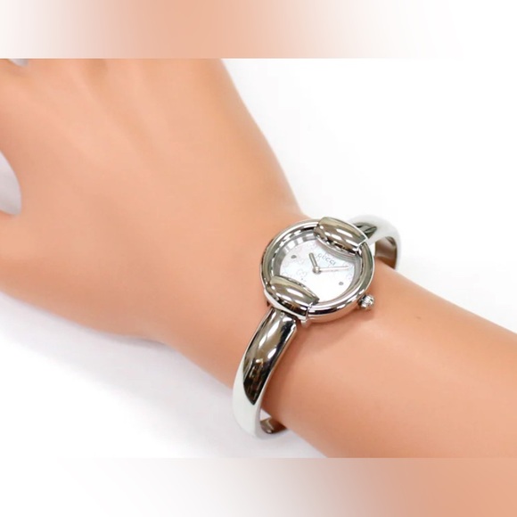 Gucci watch 💯 - Picture 3 of 3